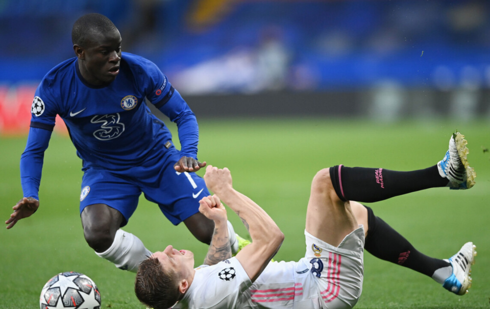 AYX-费德勒连续十五场比赛得分超过锐不可当，SKT不断突破！引发球迷热议(纳达尔比费德勒差在哪)