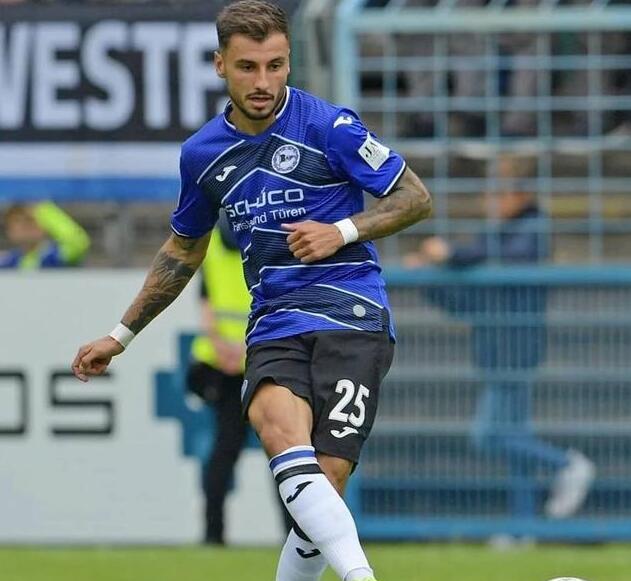 AYX-包含今晚体能课后,博卡青年状态回暖备战意甲,悬念犹存,更衣室氛围转暖的词条