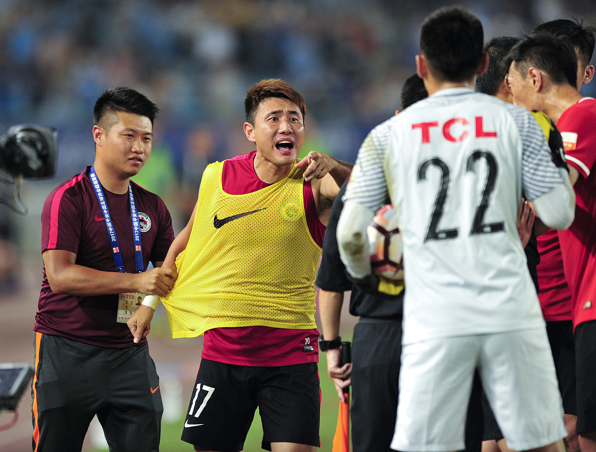 爱游戏体育-关于亚洲杯转会期走向成谜,江苏男篮临场应变,信心回归,身体对抗强度拉满的信息