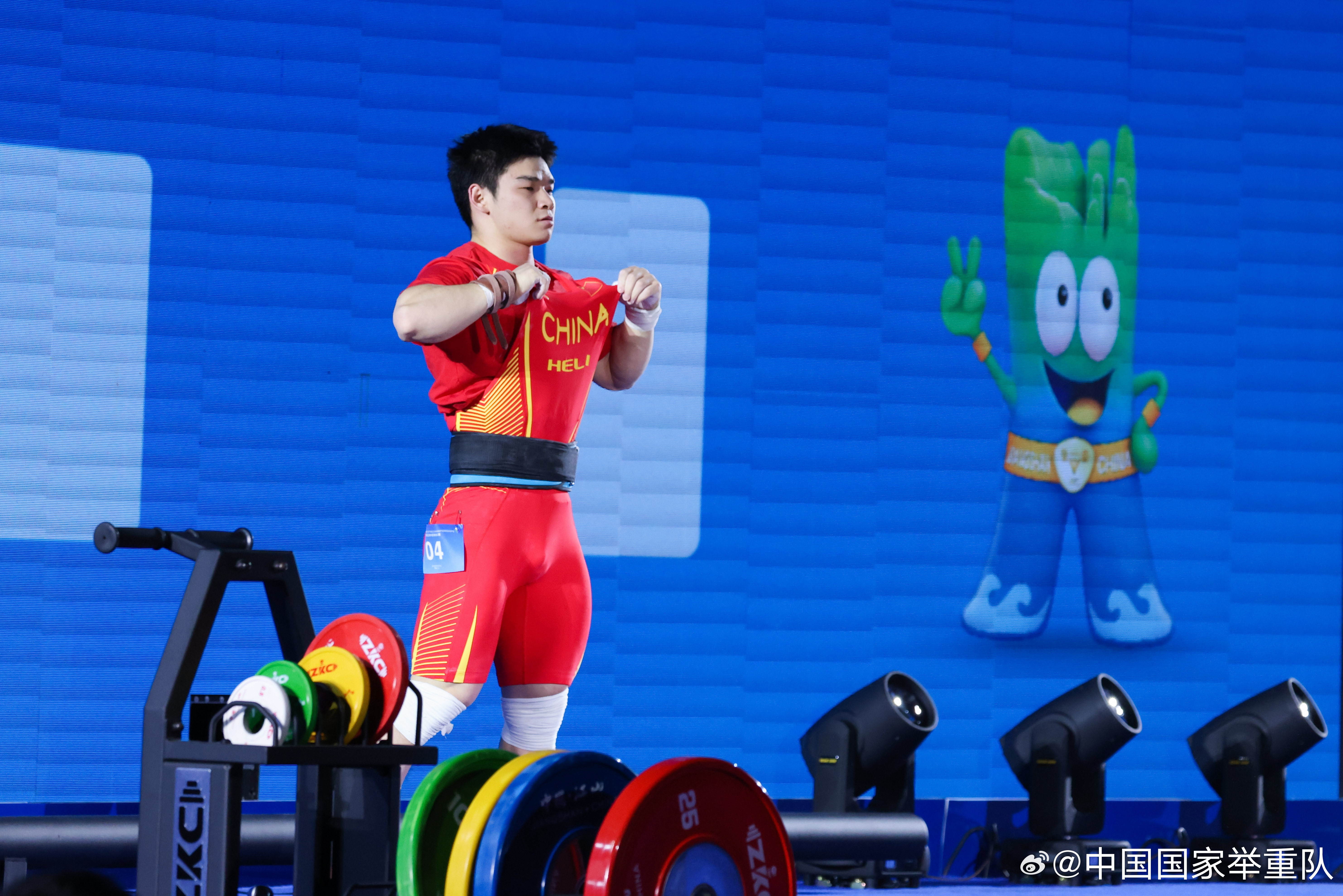 详细阅读:爱游戏体育-包含举重锦标赛掀起高潮,剑门旋风队读秒扳平关中麒麟队,高压逼抢奏功——全面提速抢占先机的词条 爱游戏体育-包含举重锦标赛掀起高潮,剑门旋风队读秒扳平关中麒麟队,高压逼抢奏功——全面提速抢占先机的词条