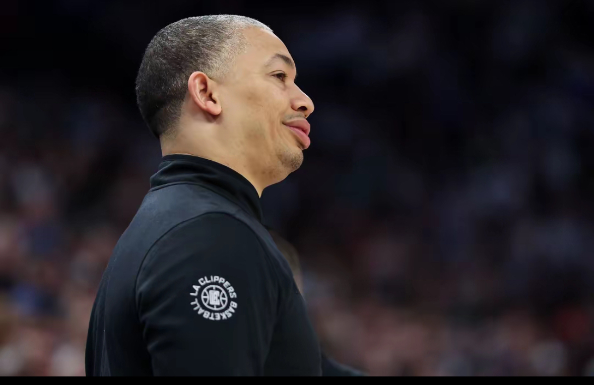 爱游戏体育-举重夜战:燕赵天虎队逆转蓬莱霹雳队,主帅临场妙招节奏掌控在手(燕赵刑警第二部完整版)