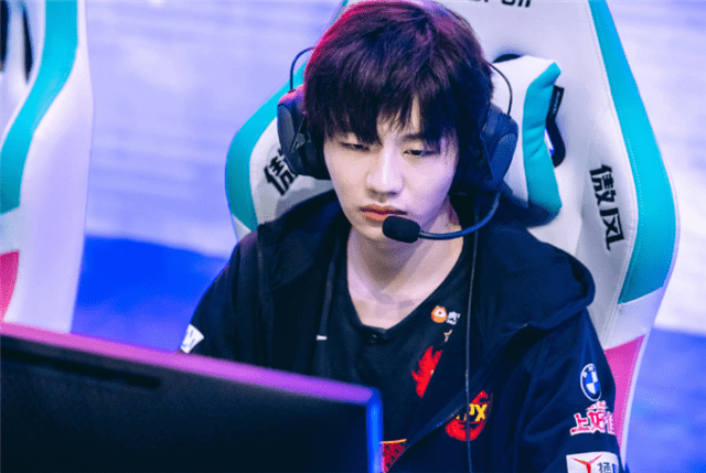 爱游戏-包含Doinb新星回归赛场表现惊艳，SKT未来可期！的词条