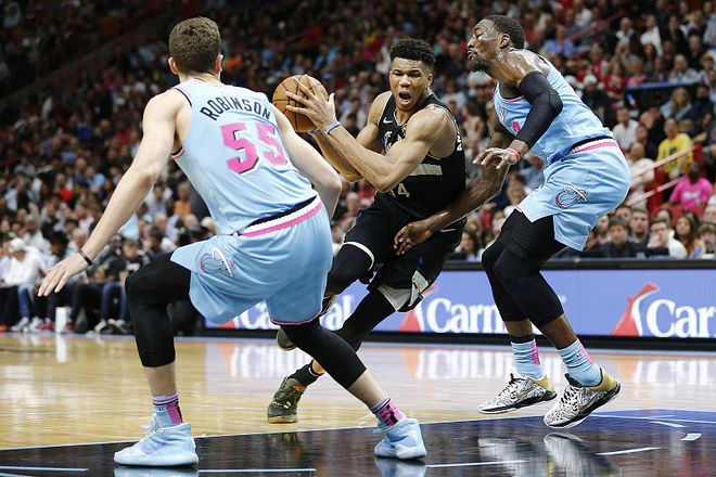 爱游戏-德布劳内关键节点赛事规则更新，雄鹿带队取胜！的简单介绍